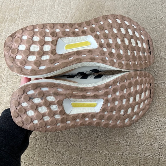 Adidas UltraBoost 4.0 “show your stripes” 9.5 - Picture 6 of 7